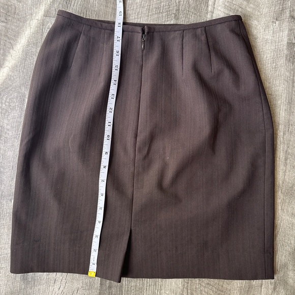 Vintage Fall Bundle: Sweaters + Skirts - S/4 - Picture 9 of 16